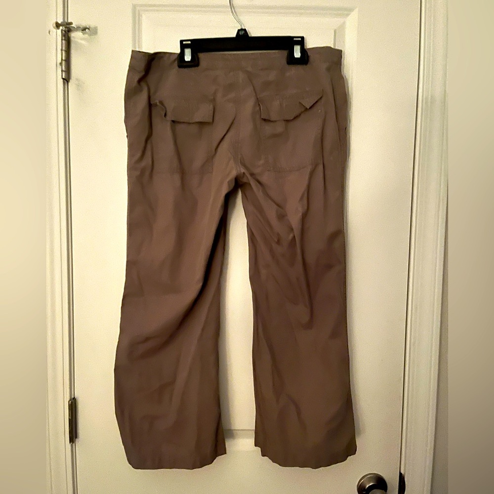 London Jean Chino Eva Fit Low waist / mid waist khaki jeans